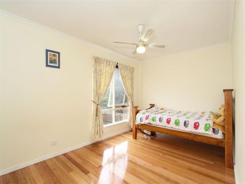 27 Bridgewater Way, Rowville VIC 3178