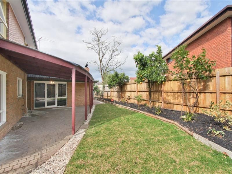27 Bridgewater Way, Rowville VIC 3178