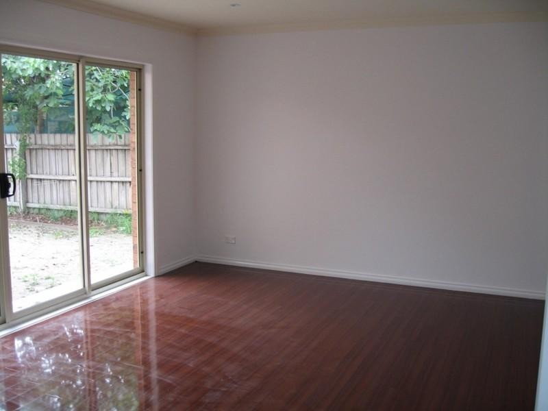 2/8 Jason Street, Oakleigh South VIC 3167