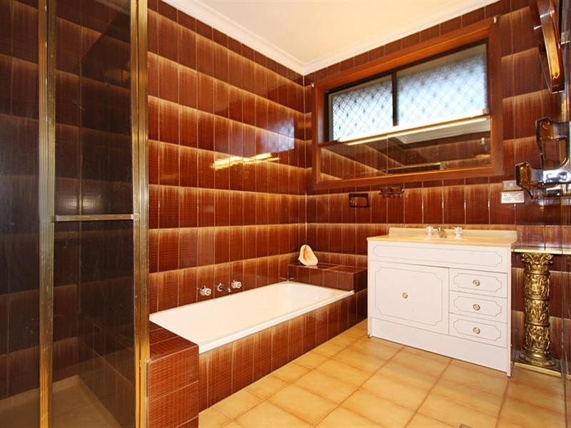 19 Scotsburn Avenue, Oakleigh South VIC 3167