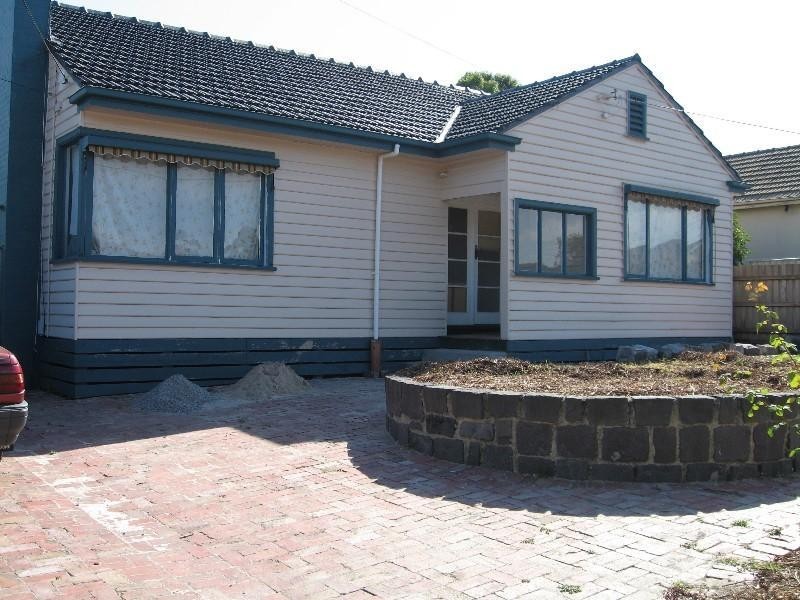 15 Leigh Street, Oakleigh VIC 3166