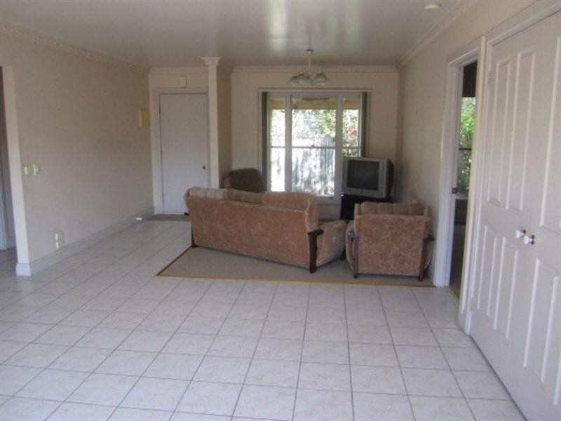 2/11 Palmer Street, Oakleigh VIC 3166