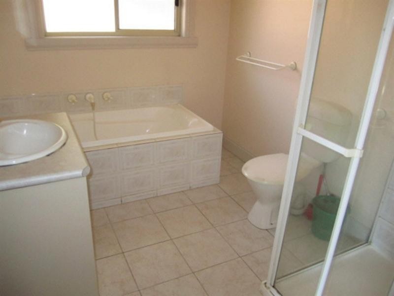 2/11 Palmer Street, Oakleigh VIC 3166