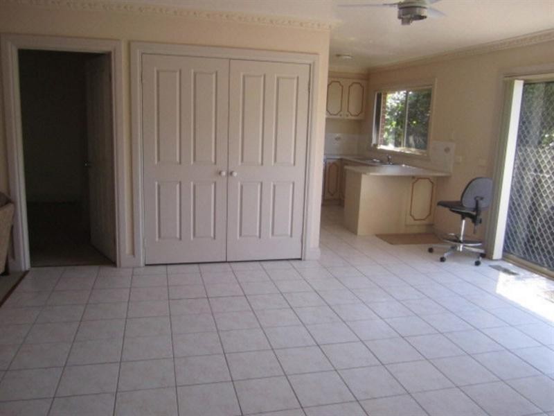 2/11 Palmer Street, Oakleigh VIC 3166