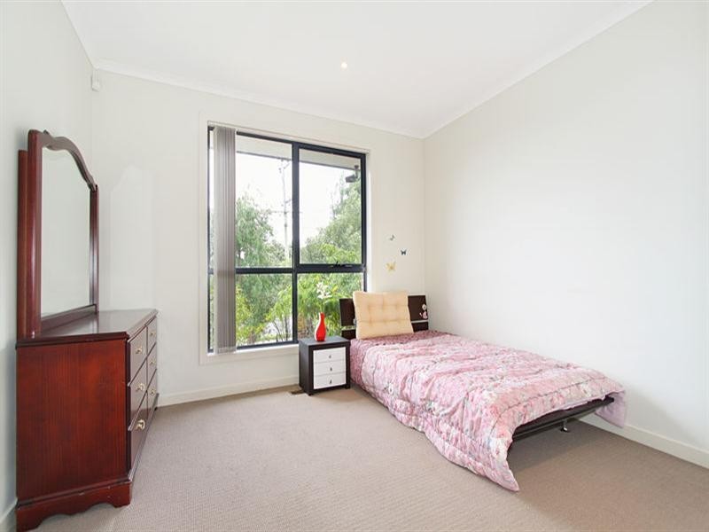 1/74 Kanooka Grove, Clayton VIC 3168