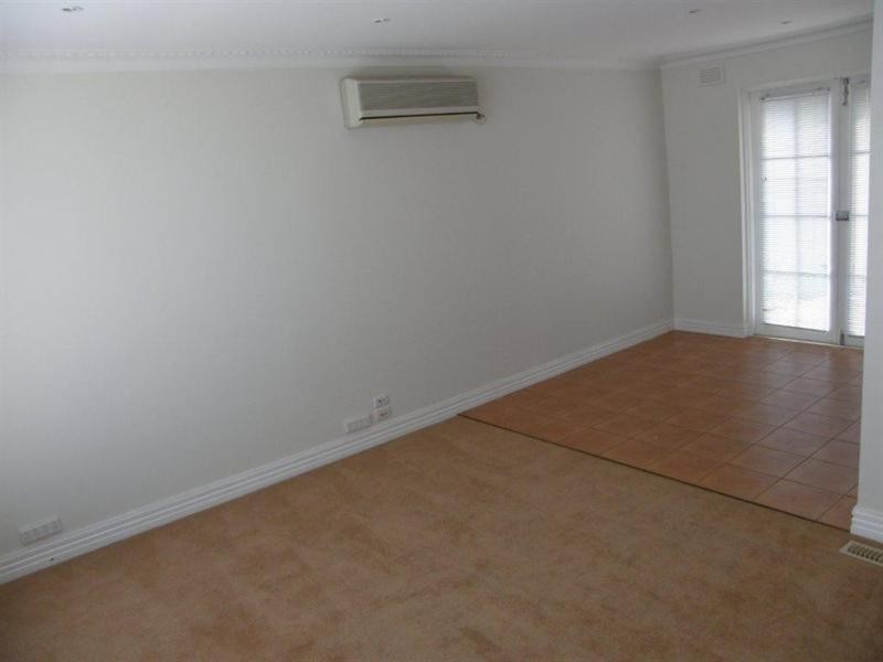 1/8 Arunta Crescent, Clarinda VIC 3169