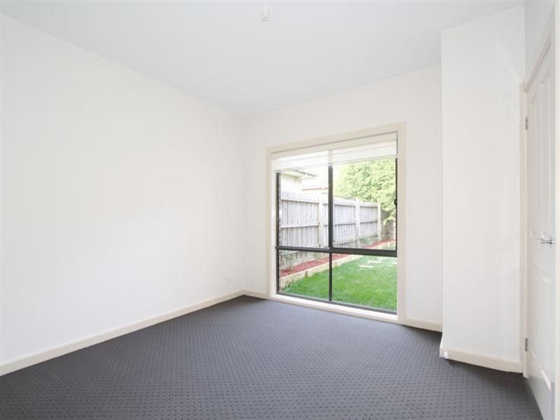 2/84 Moriah Street, Clayton VIC 3168