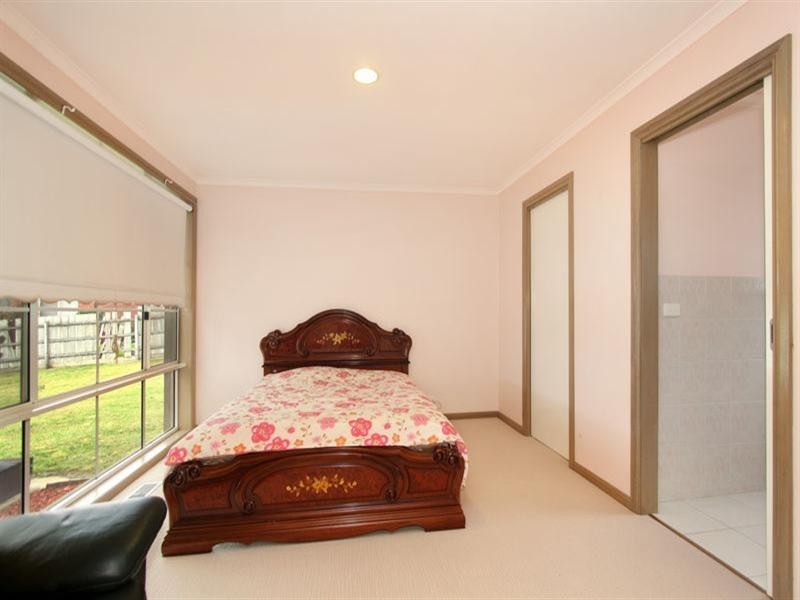 40 Blanton Drive, Mulgrave VIC 3170