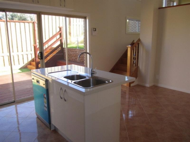 2/23 Stapley Crescent, Chadstone VIC 3148