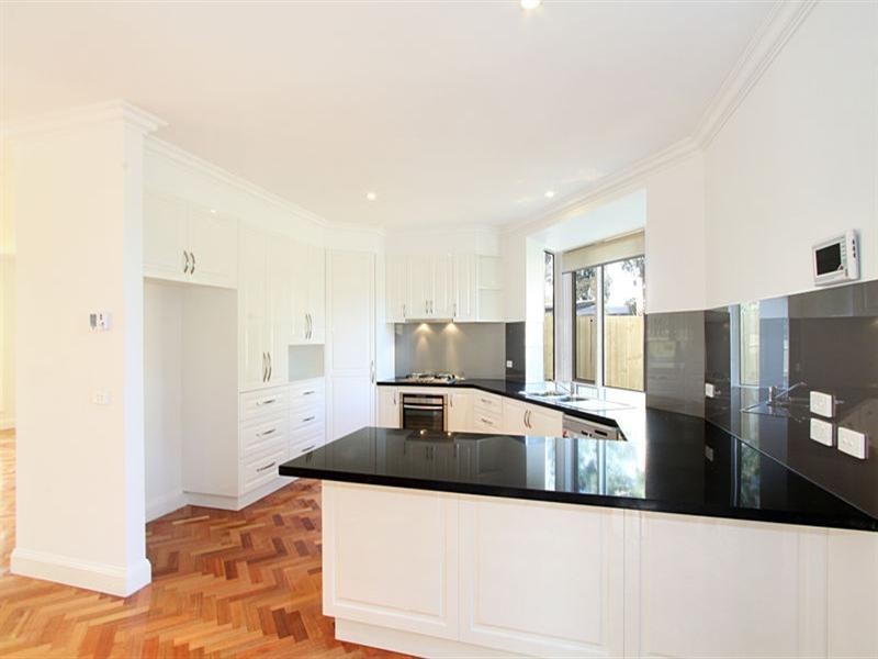 2/12 McCracken Avenue, Blackburn South VIC 3130