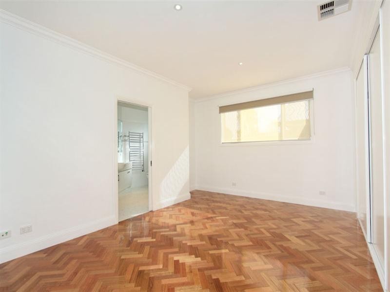 2/12 McCracken Avenue, Blackburn South VIC 3130