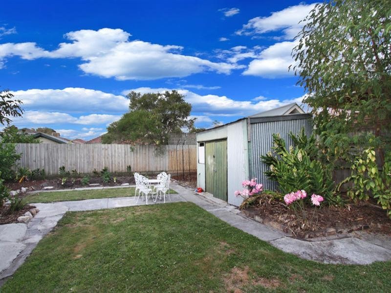17 Callander Street, Hughesdale VIC 3166