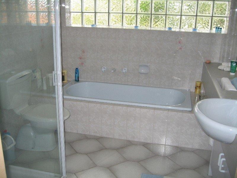 35A Hillcrest Avenue, Chadstone VIC 3148