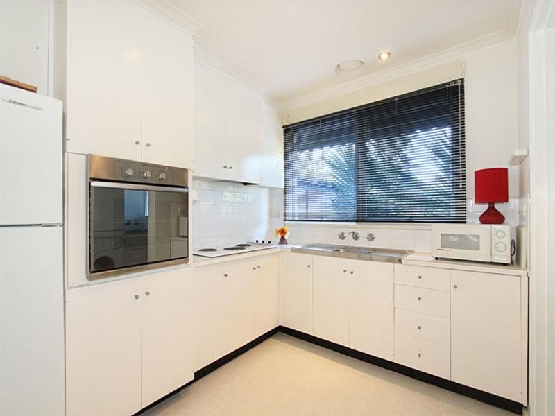 4/233 Warrigal Road, Cheltenham VIC 3192