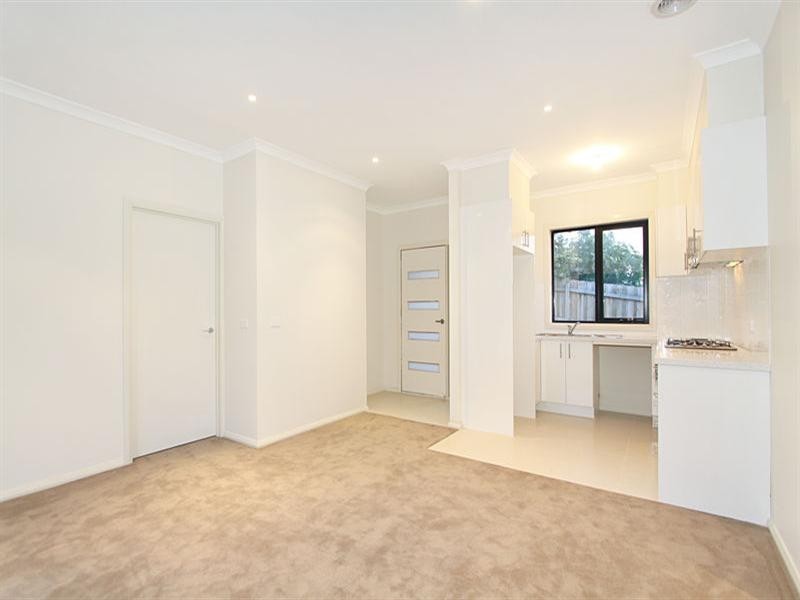 2/19 Alexander Avenue, Dandenong VIC 3175