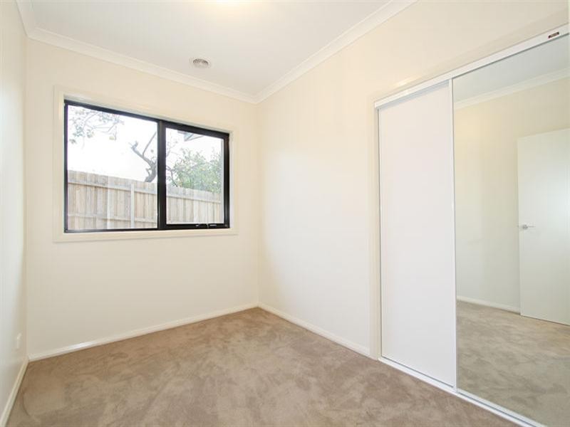 2/19 Alexander Avenue, Dandenong VIC 3175