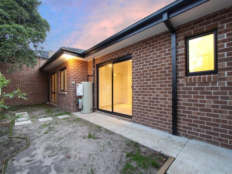 2/19 Alexander Avenue, Dandenong VIC 3175