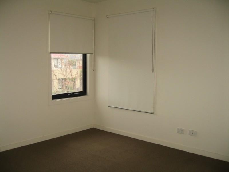 17 Leaf Court, Clayton VIC 3168