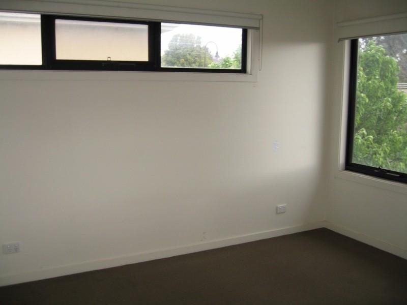 17 Leaf Court, Clayton VIC 3168