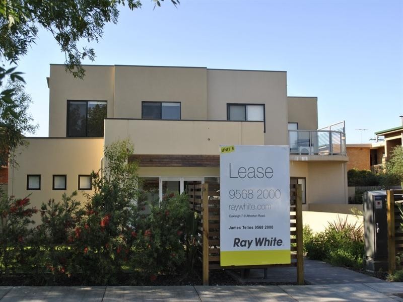 8/13 Logie Street, Oakleigh VIC 3166