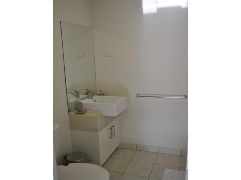 8/13 Logie Street, Oakleigh VIC 3166