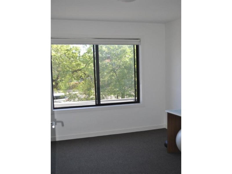 8/13 Logie Street, Oakleigh VIC 3166