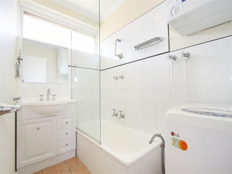 4/25 Gardiner Road, Clayton VIC 3168