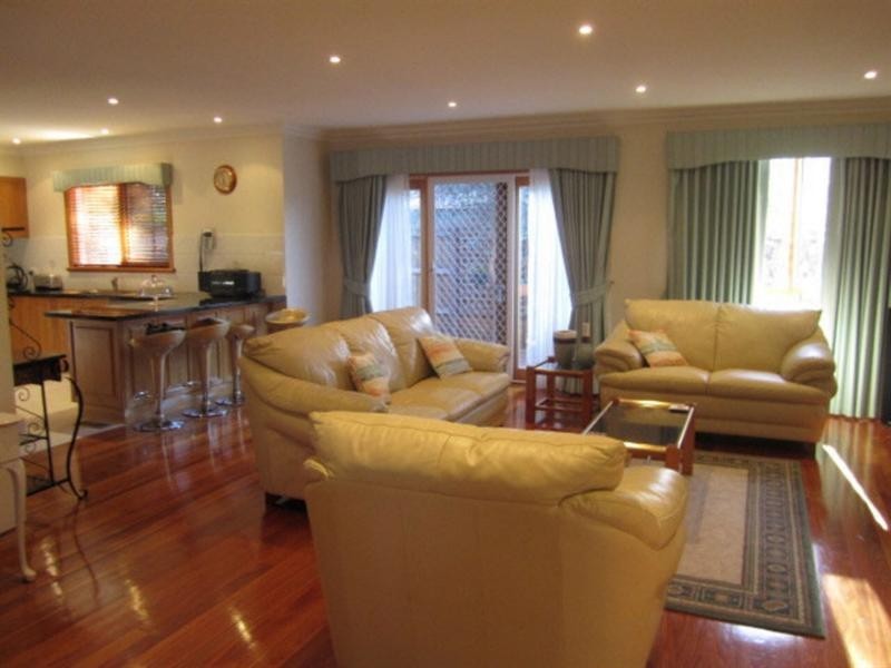 2/36 Truganini Road, Carnegie VIC 3163