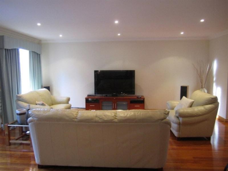 2/36 Truganini Road, Carnegie VIC 3163