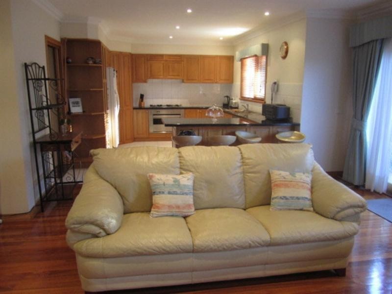 2/36 Truganini Road, Carnegie VIC 3163