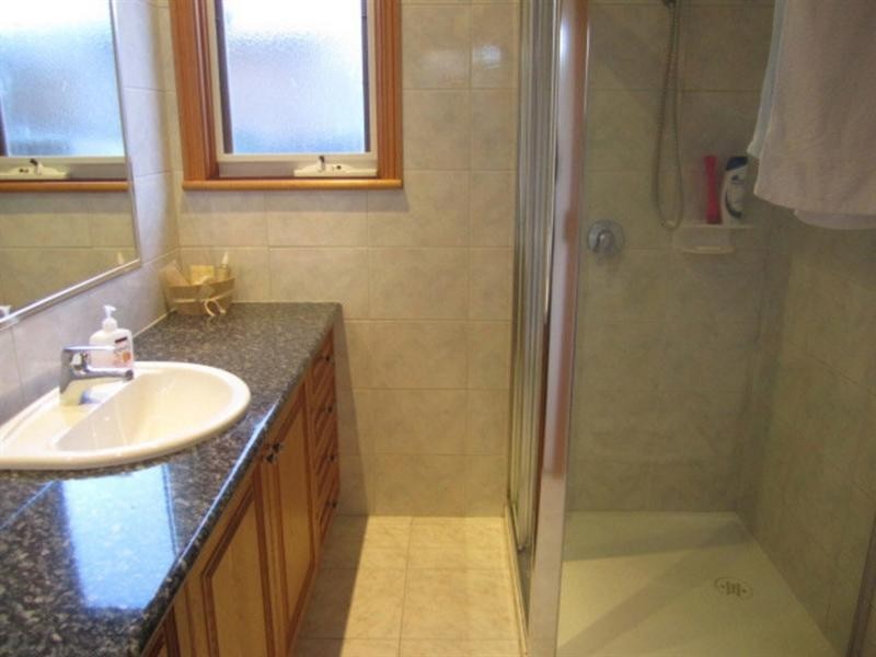 2/36 Truganini Road, Carnegie VIC 3163