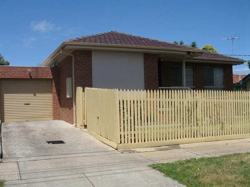 11A Hillcrest Avenue, Chadstone VIC 3148