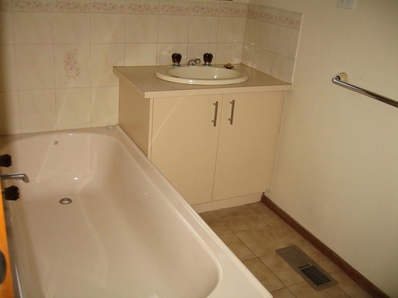 11A Hillcrest Avenue, Chadstone VIC 3148