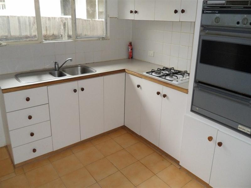 32 Jindabyne Avenue, Chadstone VIC 3148