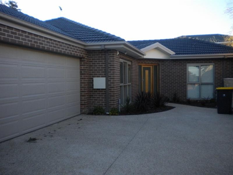 2/12 Aikman Crescent, Chadstone VIC 3148