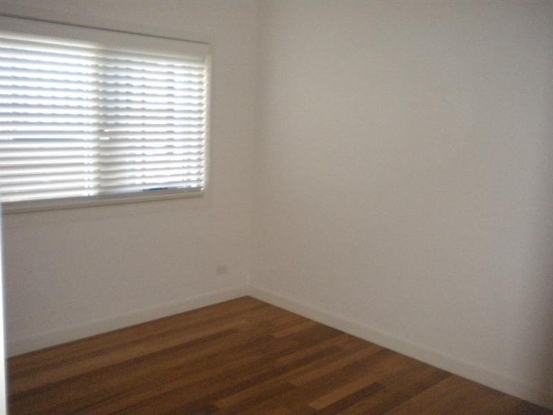 2/12 Aikman Crescent, Chadstone VIC 3148
