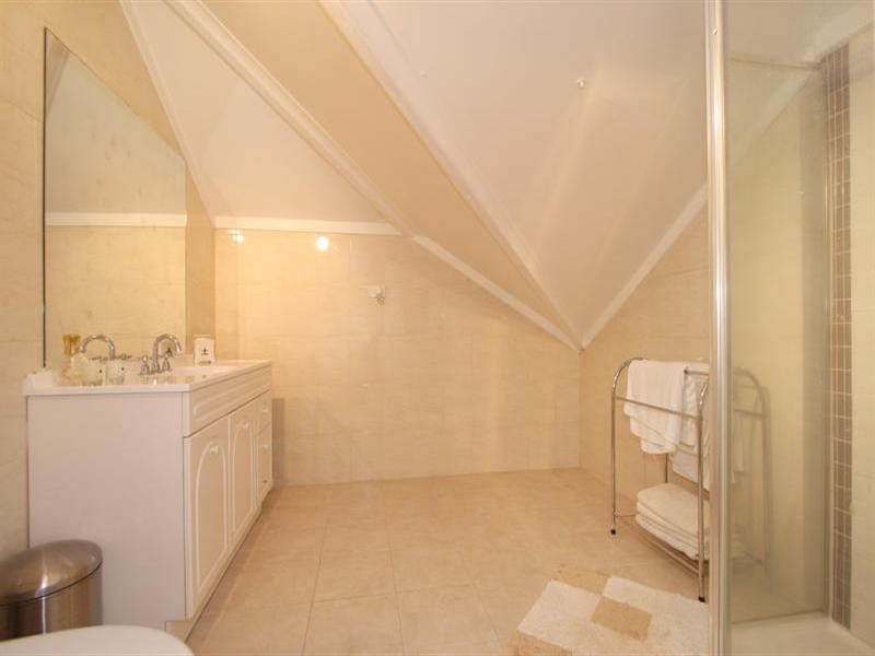 18 Greta Street, Oakleigh East VIC 3166