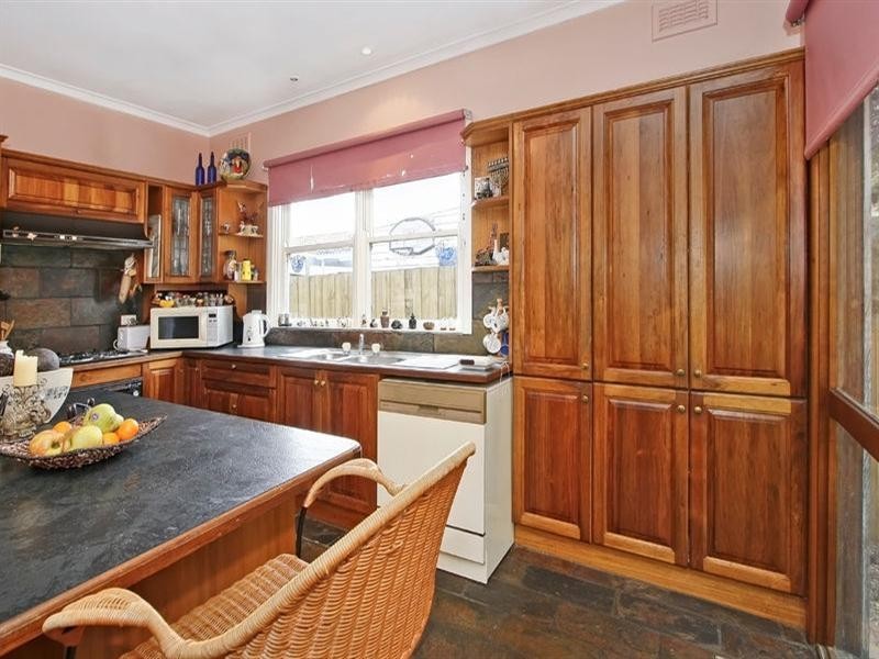 13 Moorookyle Avenue, Hughesdale VIC 3166