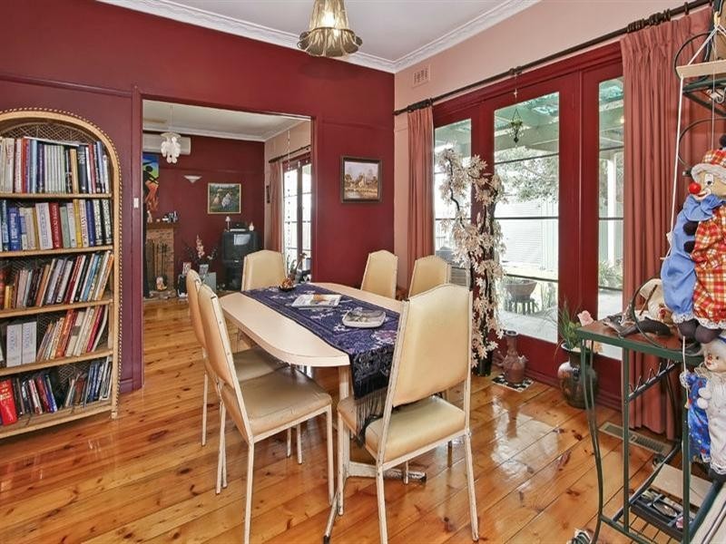 13 Moorookyle Avenue, Hughesdale VIC 3166