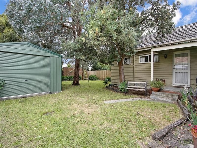 13 Moorookyle Avenue, Hughesdale VIC 3166