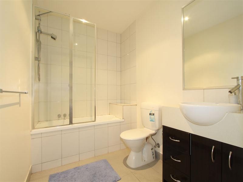 10/1324 Centre Road, Clayton VIC 3168