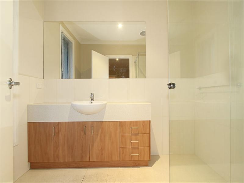 1/6 Hourigan Avenue, Clayton VIC 3168