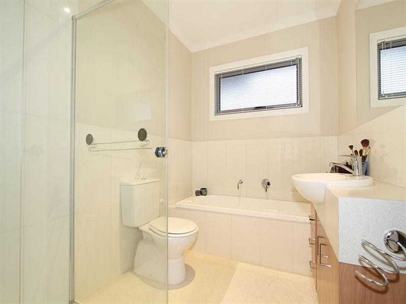 1/6 Hourigan Avenue, Clayton VIC 3168