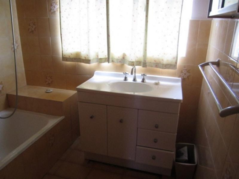 68 Power Avenue, Chadstone VIC 3148