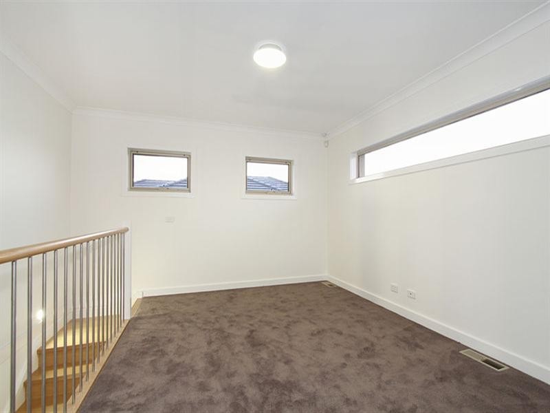 1/10 Cremin Court, Mount Waverley VIC 3149