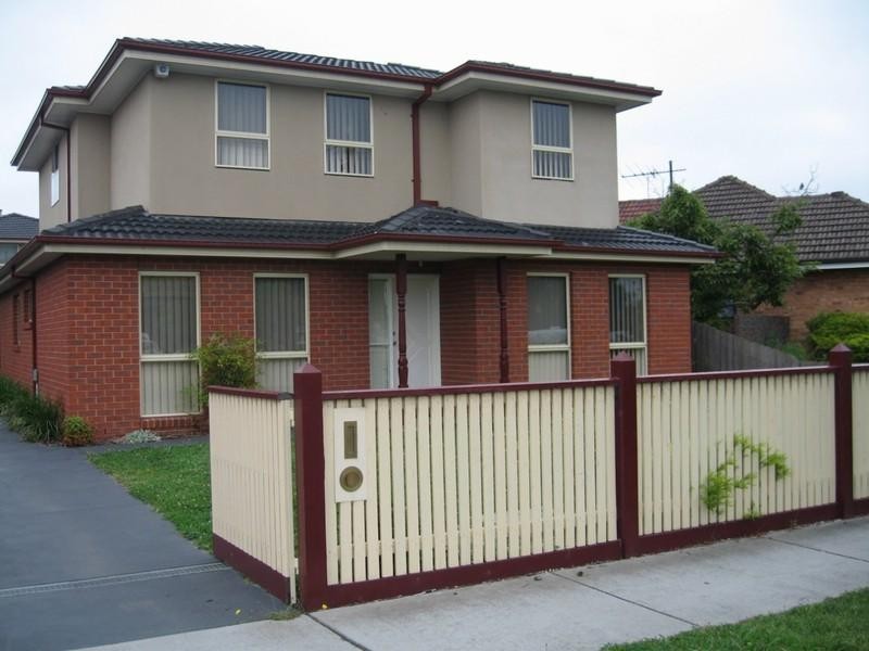 1/1 Coora Road, Oakleigh South VIC 3167