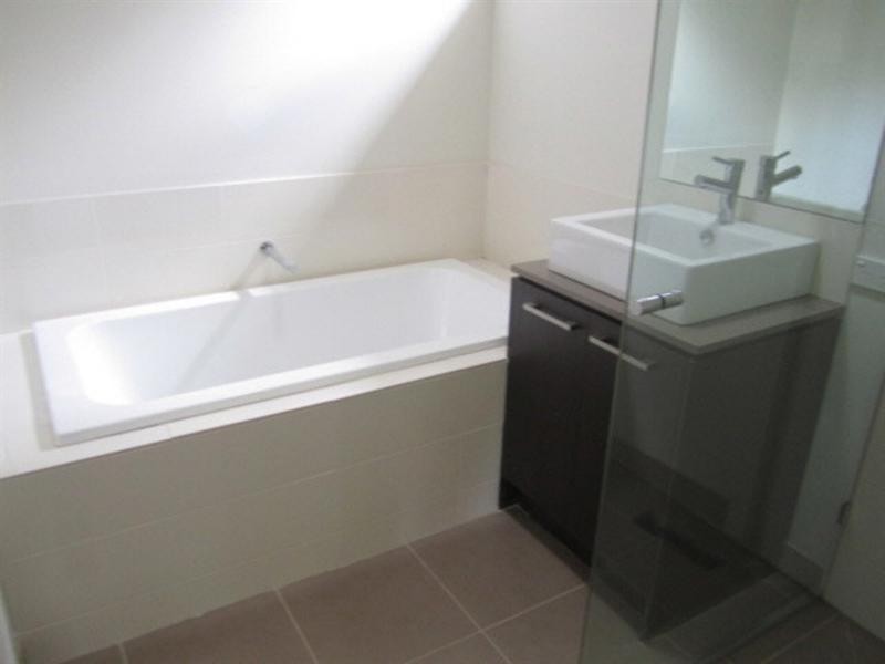 5/18 Cabena Crescent, Chadstone VIC 3148