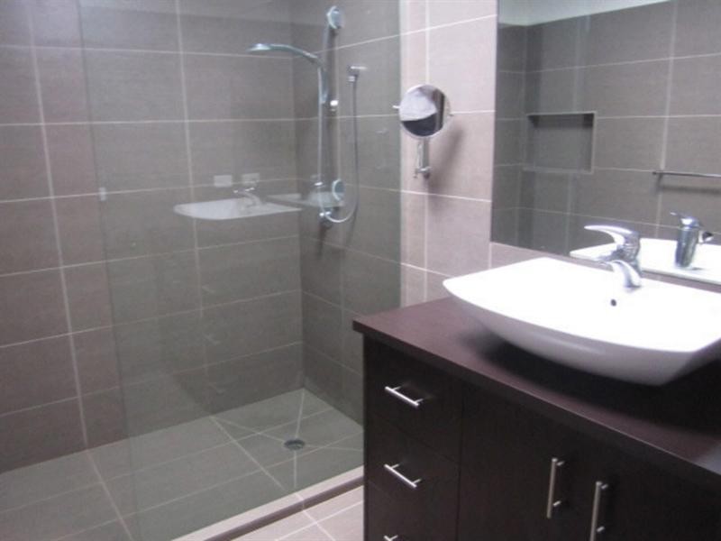 1/8 Greta Street, Oakleigh East VIC 3166