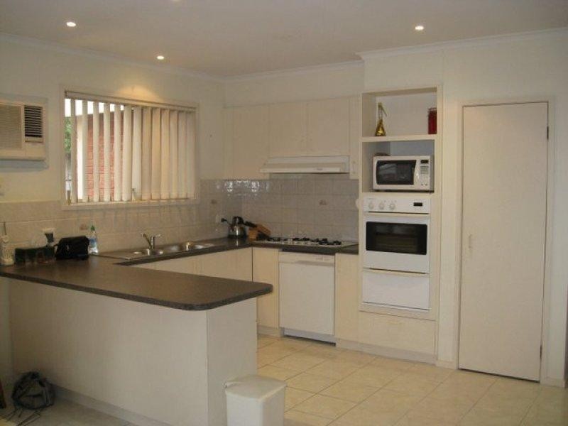 2/24 Jindabyne Avenue, Chadstone VIC 3148