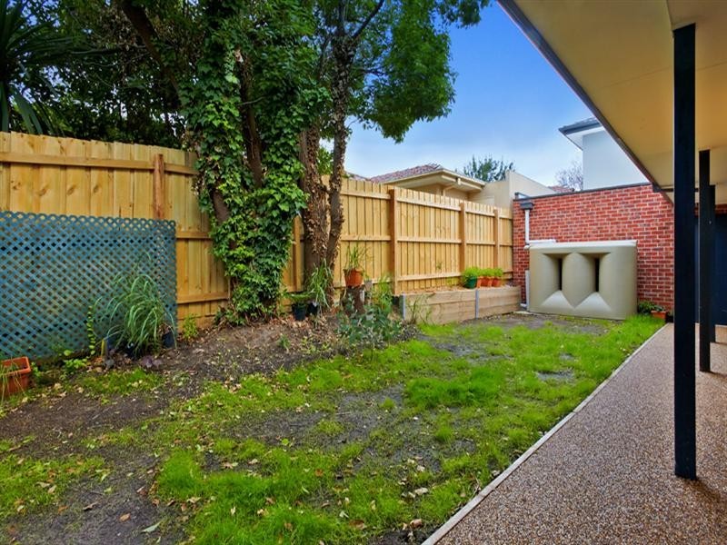 2/84 Ferntree Gully Road, Oakleigh East VIC 3166